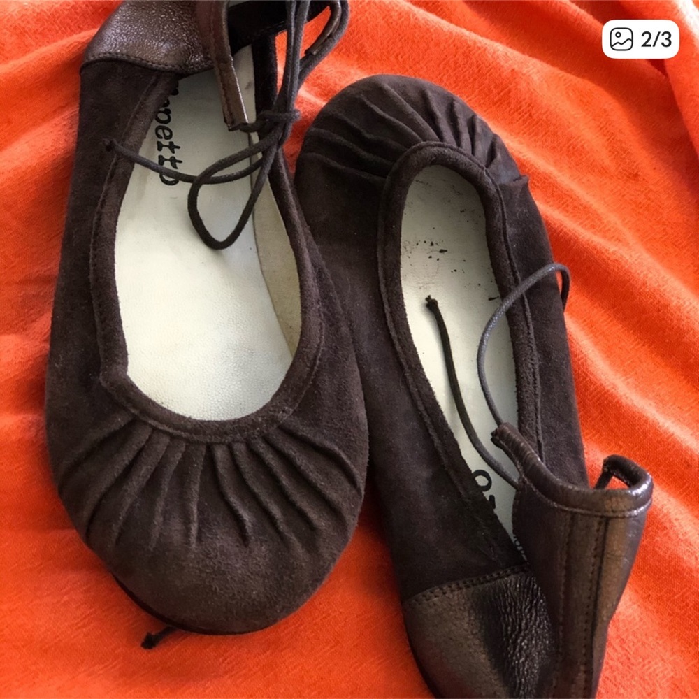In search of: Repetto brown Suede Ballet Flats.